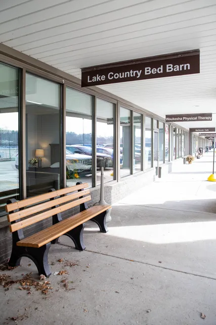 Lake Country Bed Barn - Hartland