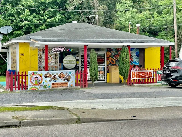 Lucy's Deliveries y Mas