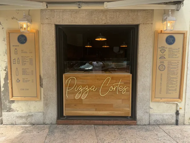 Pizza Cortes