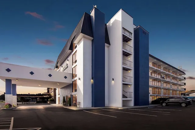 Clarion Inn & Suites