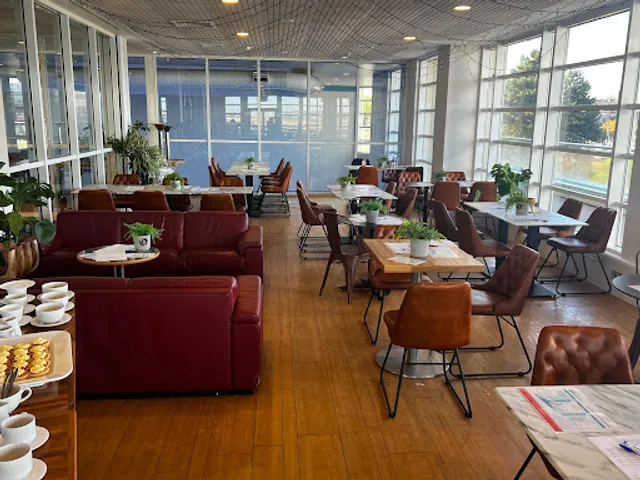 Waterfront Bar & Restaurant