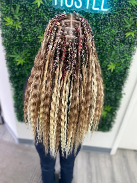 C.R.E.A.M. STUDIO BEAUTY, BRAIDS & FADES