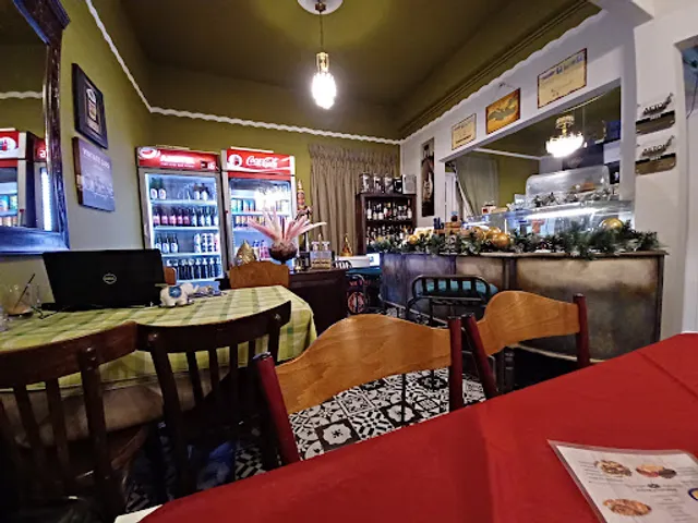 Thalia's Kafes Mezes Rakes