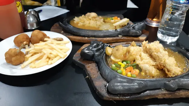 Waroeng Steak & Shake Juanda