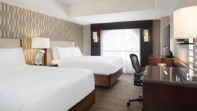 Renaissance Phoenix Downtown Hotel