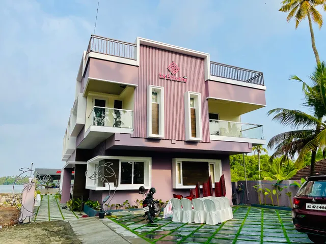 La Estuaire Cherai Beach