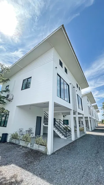 Z-Beach Resort ( ซีบีช รีสอร์ท )