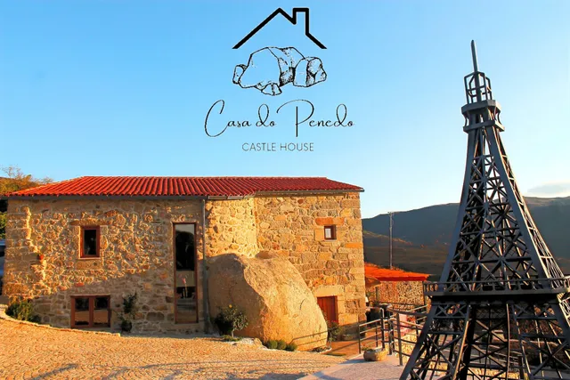 Casa do Penedo Castle House