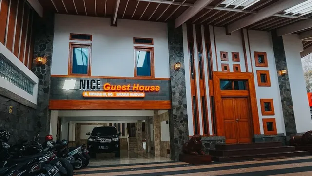 OYO 1209 Tirtasari Nice Guesthouse