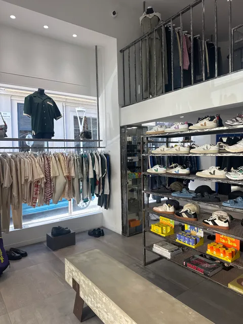 Radar Cannes Sneakers - Clothing