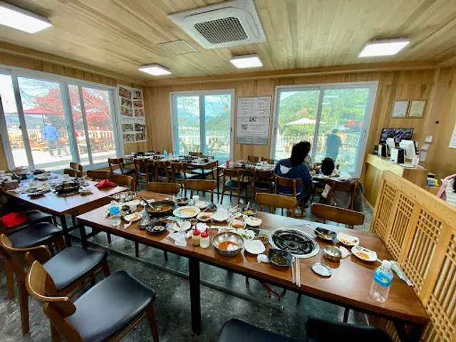 Hill House floor Gapyeong pine nuts, tofu