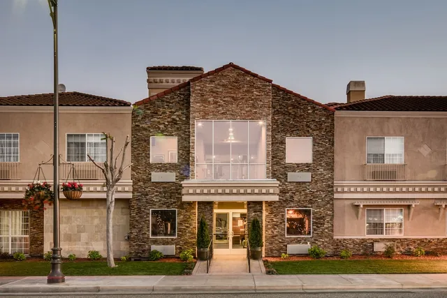 Holiday Inn Express & Suites Santa Clara by IHG