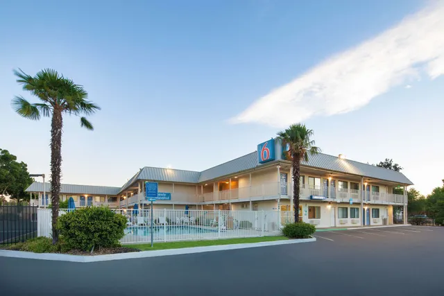 Motel 6 Woodland, CA – Sacramento Airport