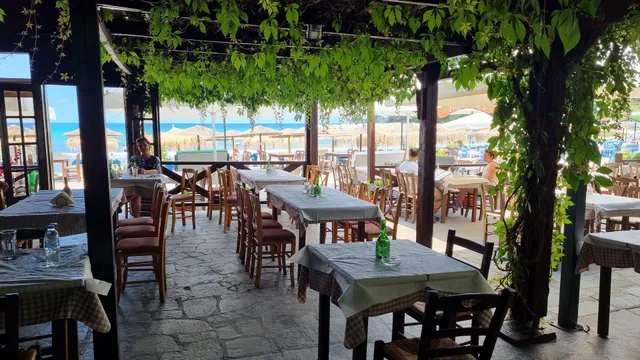 Restaurant Nautilus Cu Specific Grecesc