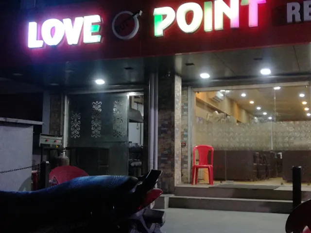 Love Dot Point Restaurant