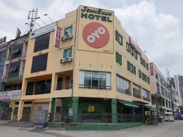 OYO 324 Johnshun Hotel