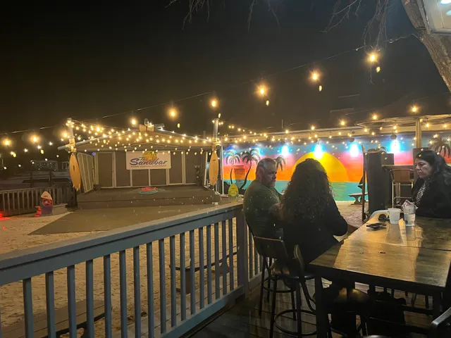 Sandbar. Kitchen. Cocktails. And Entertainment.