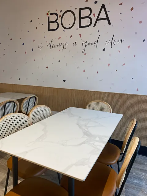 Rapha - Boba Tea & Rolled ice cream house