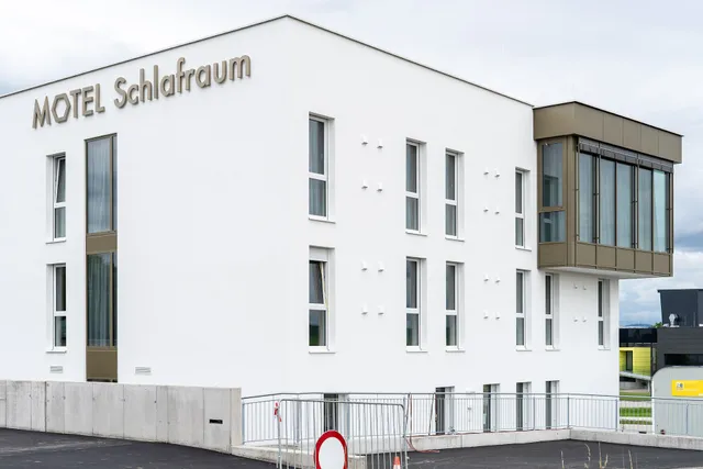 Motel Schlafraum Weng - Dein smartes Hotel