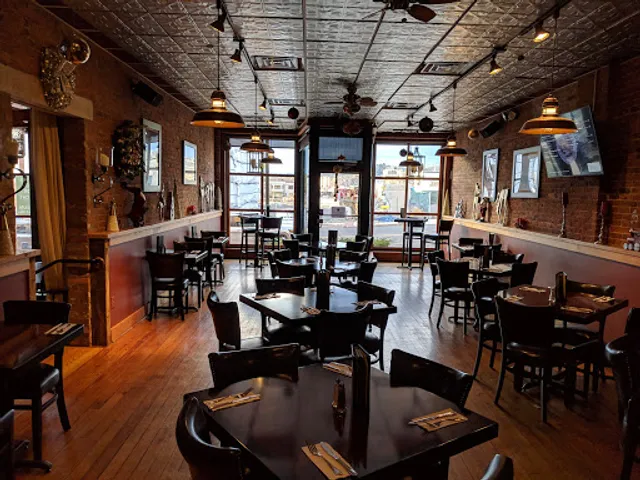 Main Street Pint & Plate