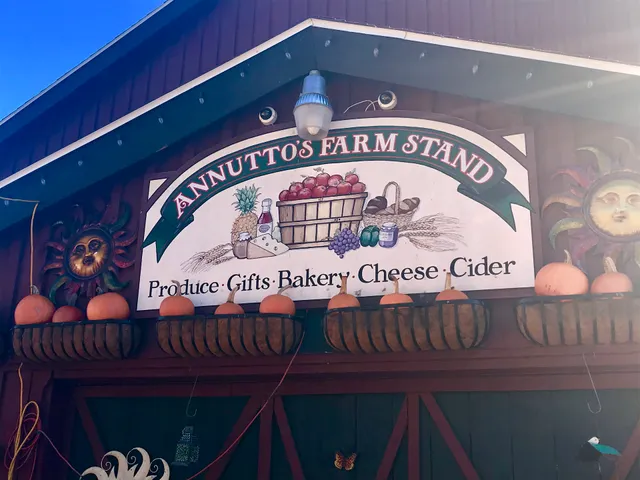 Annutto's Farm Stand
