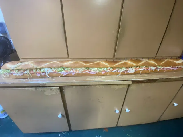 3 Roads Deli & Grill