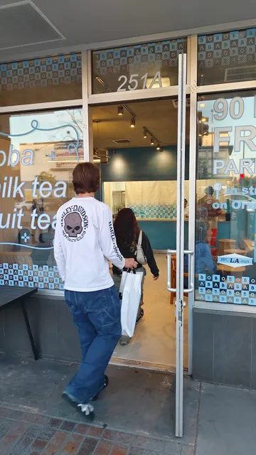 BOBOBABA Crafted Tea