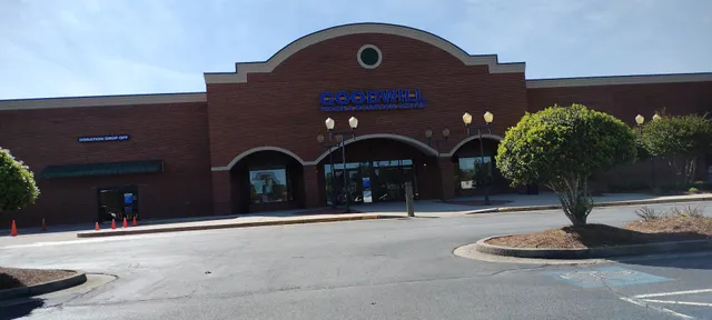 River Exchange Shopping Center