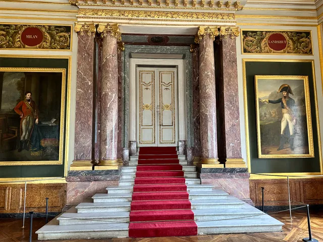 Boutique Cour de Marbre