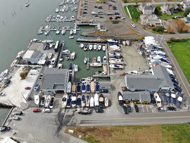 Harborside Marina & Yacht Sales