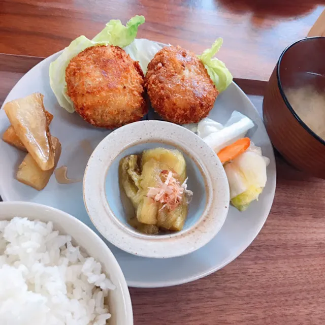 縁側CAFE LUPINUS(ルピナス)