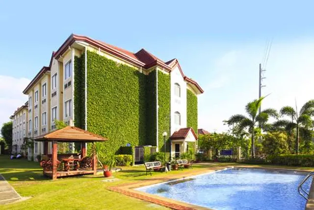 Microtel by Wyndham Batangas