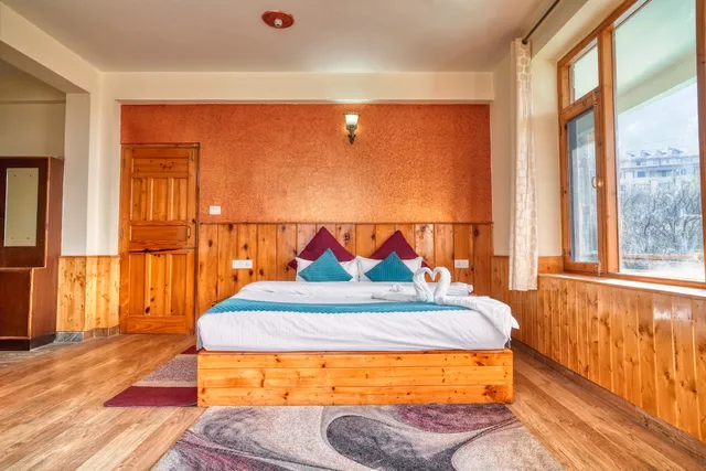 Himalayan Wood Cottage Manali