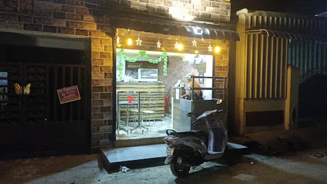 Ponnis Chats & Bites