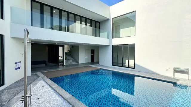 The Luxurious 231 @ LakeHouse Villa