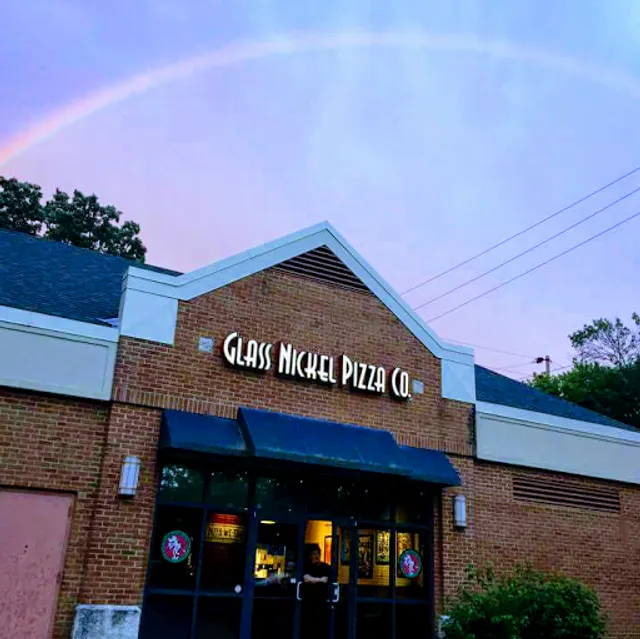 Glass Nickel Pizza Co. – Brookfield