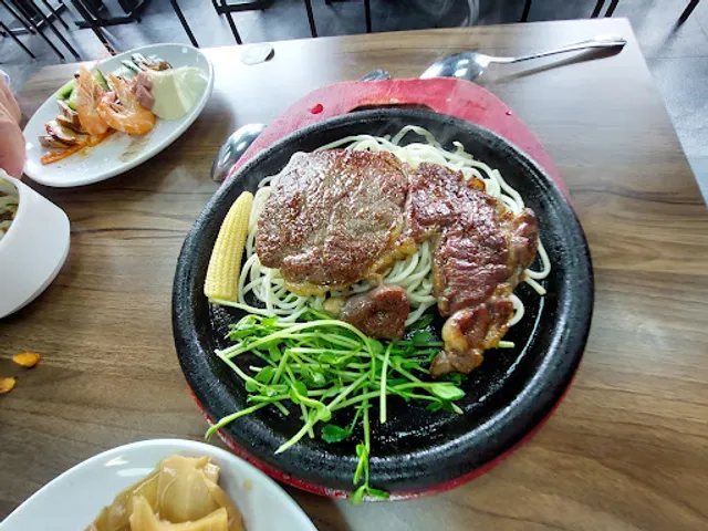饗厚牛排-桃園店,桃園牛排館/桃園附近美食/桃園吃到飽/壽星優惠/桃園平價吃到飽/平價牛排/桃園吃到飽推薦