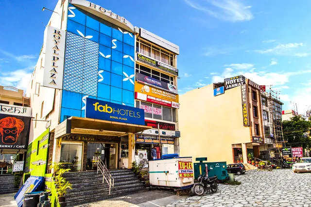 FabHotel Royal Plaza - Hotel in Ambala Chandigarh Expy, Zirakpur
