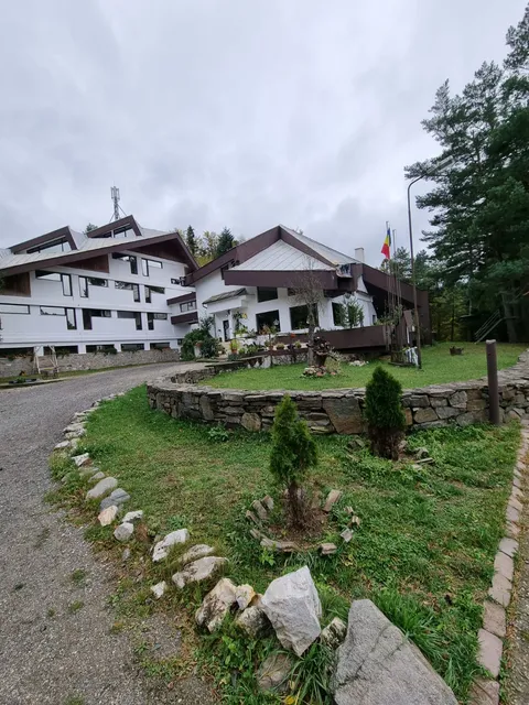 Hotel "Rândunica"