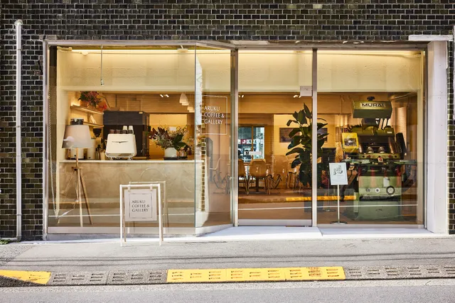 ARUKU COFFEE & GALLERY