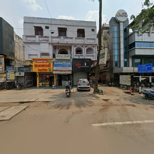 SPOT ON 37692 Hotel Shanky