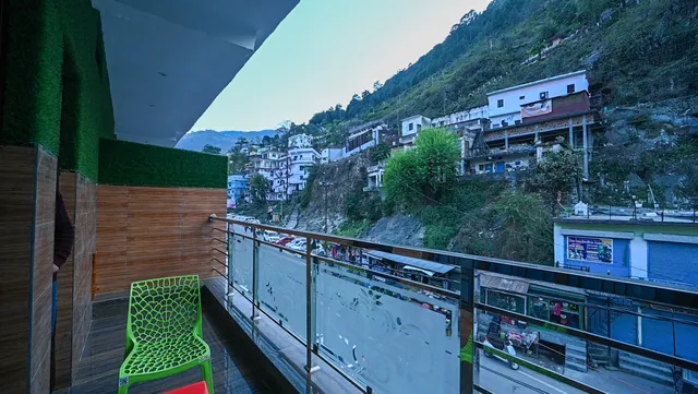 RR Residency, Karanprayag