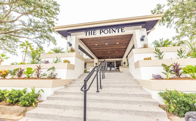 THE POINTE Restaurant and Bar in Gulf Breeze, FL