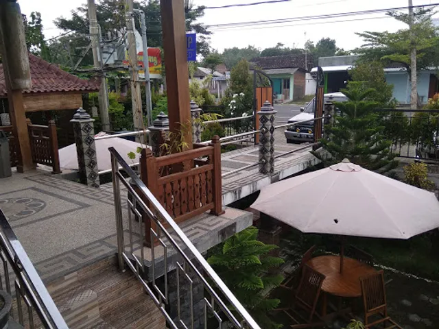 D'Pojok Kampung Restoran