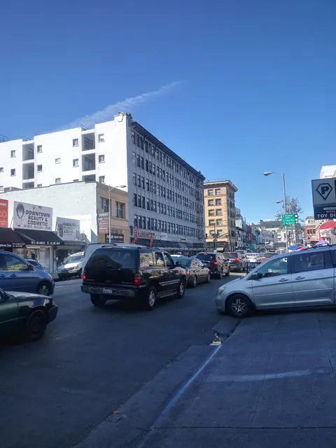 Lee's Wholesale Beauty