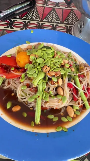 ຮ້ານຕຳກ້ອງຕະລ່າງ