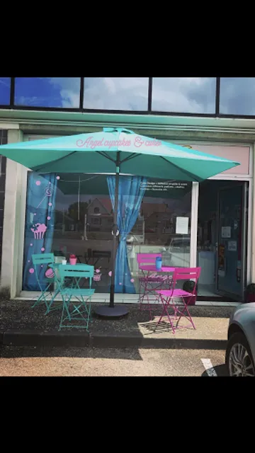 ANGEL CUPCAKES & CAKES