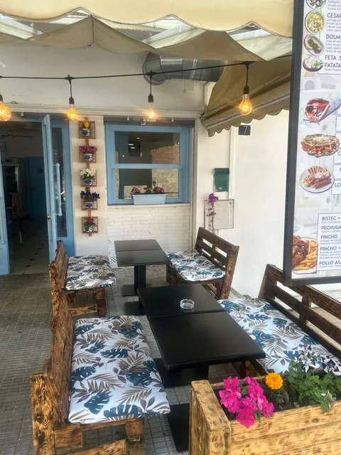 Yonius - Greek Restaurant