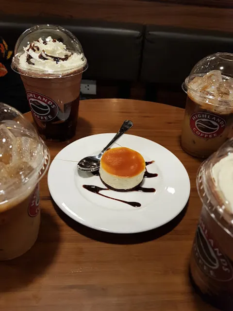 Highlands Coffee Ho Con Rua Q1