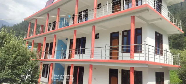 Majestic House and Bonkers on the go Cafe